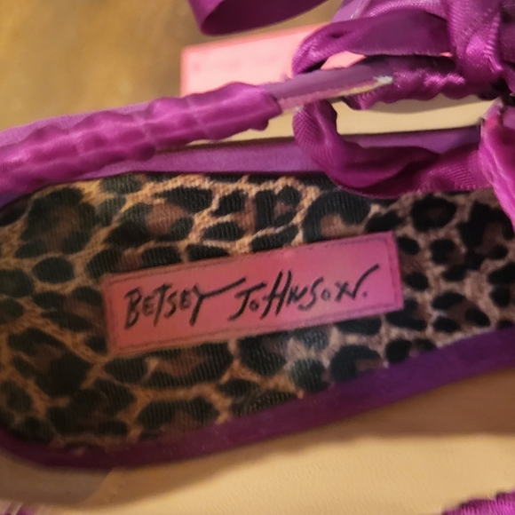 Betsey Johnson Calandria Fuchsia Purple Suede Peeptoe Pumps Heels Size 7.5 - Picture 5 of 11